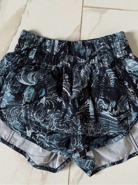 lululemon athletica Black & Blue Wave-Print Running Shorts